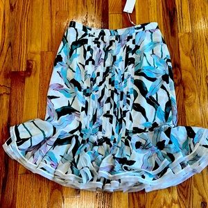Tory Burch Floral ruffle size 8 panel below knee skirt